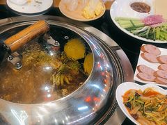 -炖四方东北铁锅炖·烧烤小龙虾(中豪国际店)