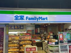 -全家便利店(上海南站站店)