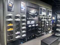 -迪桑特DESCENTE(青岛山东路万象城店)