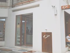 -Line 咖啡(石厦花园店)