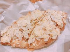 杏仁羊角-麦田工坊(月湖店)