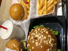 -The Habit Burger Grill 哈比特汉堡(爱琴海店)