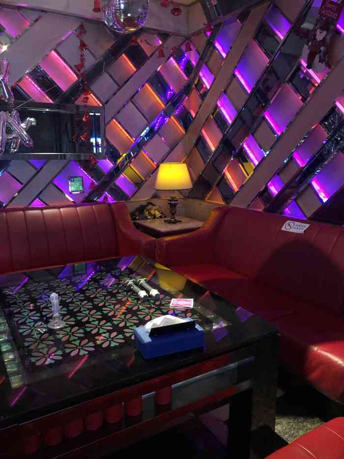 堂会(缤缤店)-"疫情后第一次过来唱k,也趁女儿放假过来.