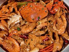 -多嘴肉蟹煲(万达店)