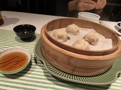 蟹粉鲜肉小笼包-桂满陇·蟹黄小笼汤包(环球港店)