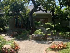 -Chom Cafe and Restaurant