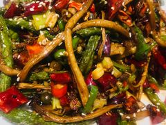 干煸豆角茶树菇-小鱼儿海鲜港(新村十区店)