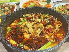 水煮牛蛙-日进一片海.生腌海鲜火锅.宵夜烧烤(三里屯总店)