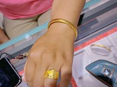 -八佰伴华地百货(宜兴店)