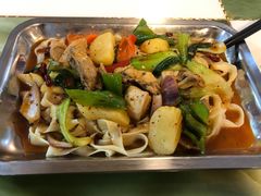 大盘鸡盖浇面-伊清斋牛肉面(华佗路店)