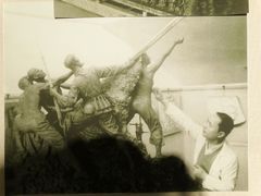 照片《张充仁创作上海人民英雄纪念塔小样》-上海油画雕塑院