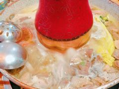 -毛辣果·贵州红酸汤牛肉火锅(西单店)