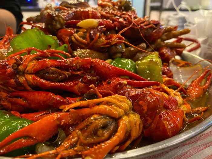 螺丝找虾(胜太西路店)-"总体还是很客观的给了四星【口味】 先从.