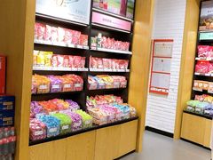 -良品铺子(五角场万达店)