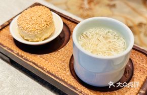 Wen Si Tofu with Crab Shell Buns