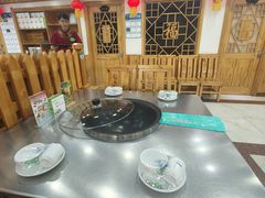 -屯老二农家铁锅炖·行业领军者(梅江店)