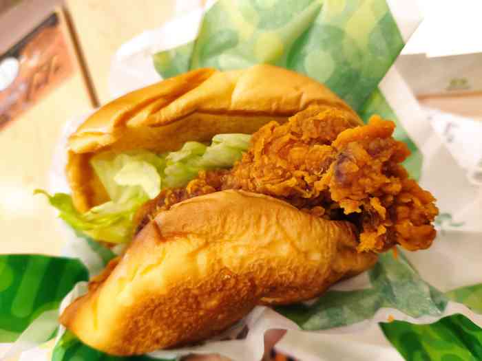 德克士(双桥店)-"「香酥双鸡堡养颜餐」 鸡腿堡特别让我意外.