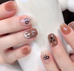 -蜜桃美甲美睫化妆