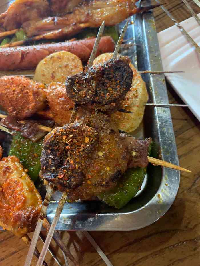 老班长烧烤(长城小区总店)-"来内蒙不吃烤串太亏了,听说这家店人气