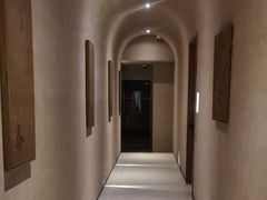 -灸春堂·艾灸·痛症·整脊连锁(之江银泰店)