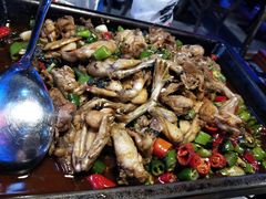 炭烧牛蛙平锅紫苏味-蘭奢雅集·江浙菜(青山江滩店)