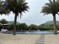 -腾冲洞山温泉村
