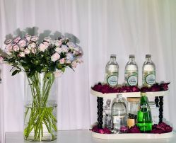 -闺蜜瑜伽·普拉提女性塑形馆