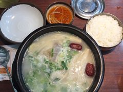 牛膝骨雪浓汤-神仙雪浓汤(明洞店)