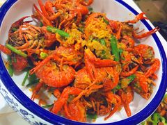 -虾弄弄海派小龙虾·牛羊蝎子火锅