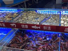 -四囍码头海鲜烧烤自助火锅(外滩南京东路悦荟广场店)