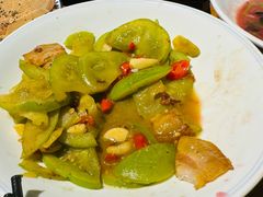 -头上红煨盐鸡乡村食府