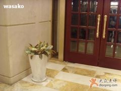 电梯旁边-上海小南国(国发店)