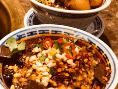 -沪小二炭火蛙锅(淮海中路美食不夜城店)