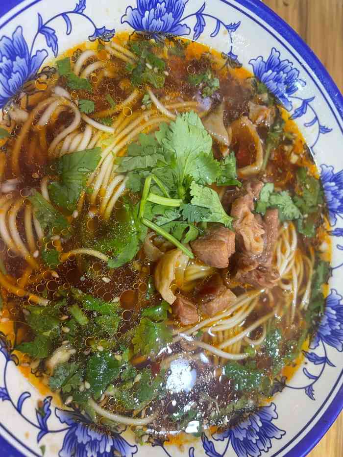 万州牛肉面(波密店)-"想吃面,这里重庆面馆居多,随便挑了家.除.