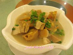 部长推荐的菜，上来之后却发现，莲藕是馊的-朱仔记食府(江南大道店)
