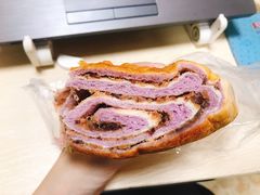 红豆肉松面包-美嘉华面包西饼店(红胜坊店)