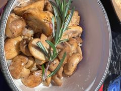 -LES ELITES 英集荟(南京西路店)