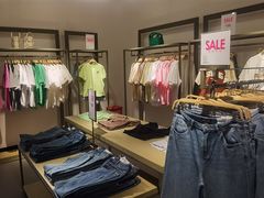 -URBAN REVIVO(七宝领展广场店)