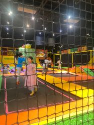 -蹦蹦跳跳(新奥购物中心店)