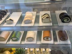 面包甜点陈列柜-卷时·瑞士卷·生日蛋糕(大望路店)