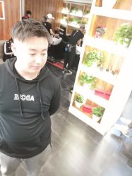 -一東造型烫发染发