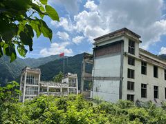 -四川汶川特大地震漩口中学遗址