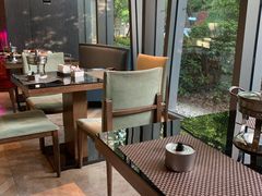 靠窗位-筠咖啡西餐厅(上海国展宝龙丽筠酒店)