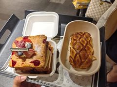 惠灵顿牛排牛角包-B&C黄油与面包·法式古堡面包坊(新天地店)