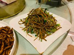 香椿苗拌黑豆腐丝-鑫巴蜀(和平里店)