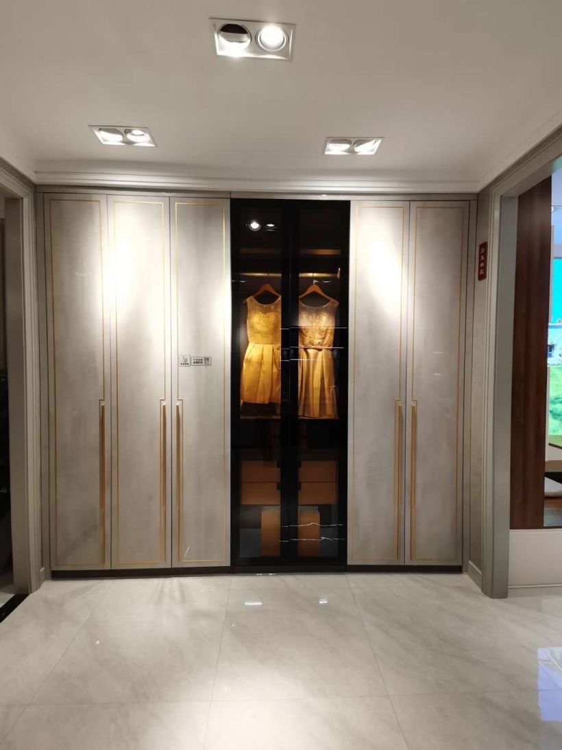 周末闲暇逛装修偶遇中至信全屋定制