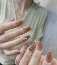 -悦指间美甲美睫