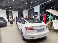 -TESLA 特斯拉(上海太古汇体验店)