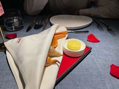 -弦月窗LUNETTE BY AMANDA(复兴路店)