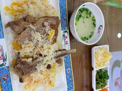 两块羊排抓饭-民杨抓饭(柏香苑店)